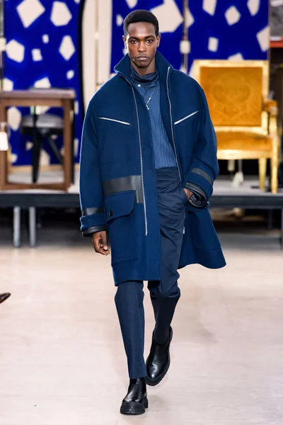 Look 3